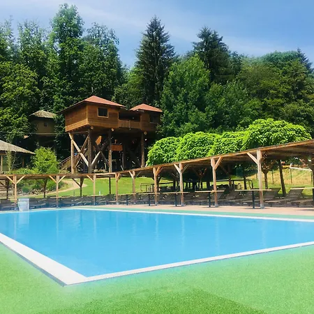 Baumhotel Styrassic Park Hotel