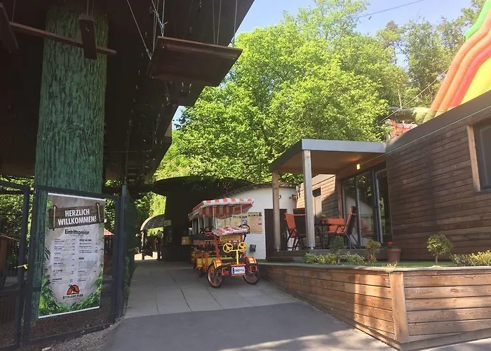 Baumhotel Styrassic Park